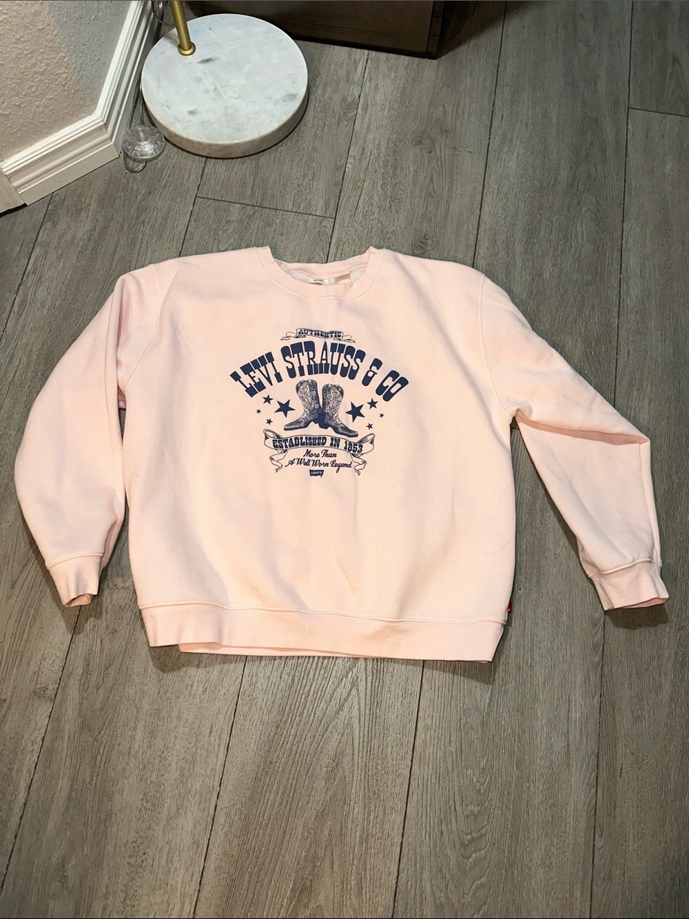 Levi's Light Pink Crewneck Sweatshirt with Navy cowboy boot graphic size large